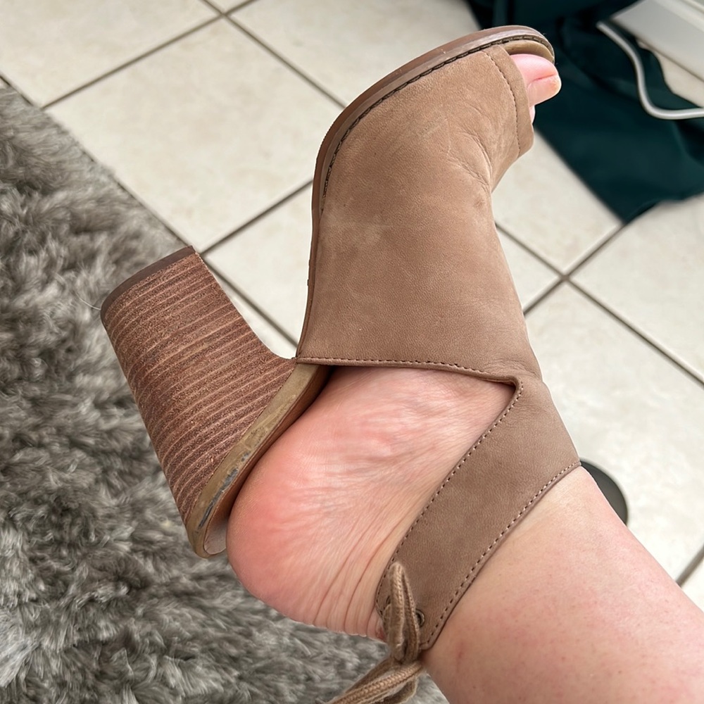 Lucky brand bootie open toed